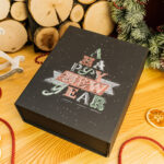 Коробка “табакерка” чорна 28-23-9 см - фото подарункові набори